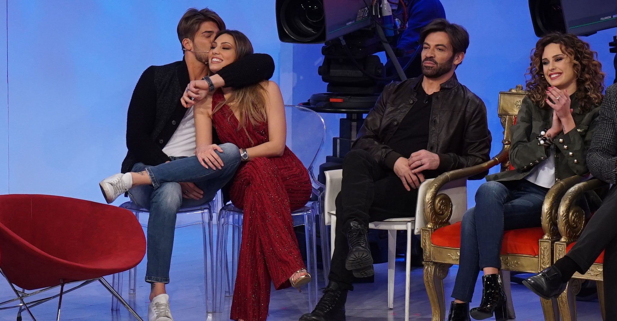 Uomini e Donne Puntata di Oggi 26 febbraio 2018 Sara chiede scusa a Lorenzo! UD News Uomini e Donne Puntata di Oggi 26 febbraio 2018 Sara chiede scusa a Lorenzo! UD News